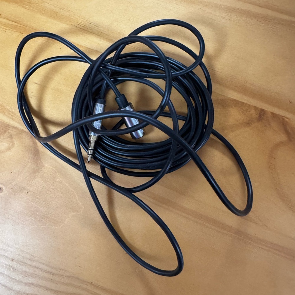 Black Audio Cable for MP3 & MP4 Players